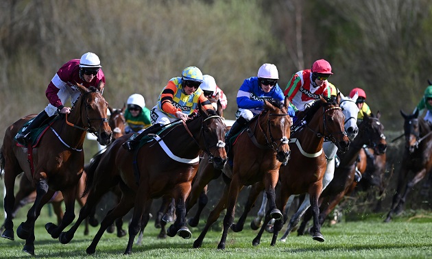 aintree_turn_630x378(1).jpg