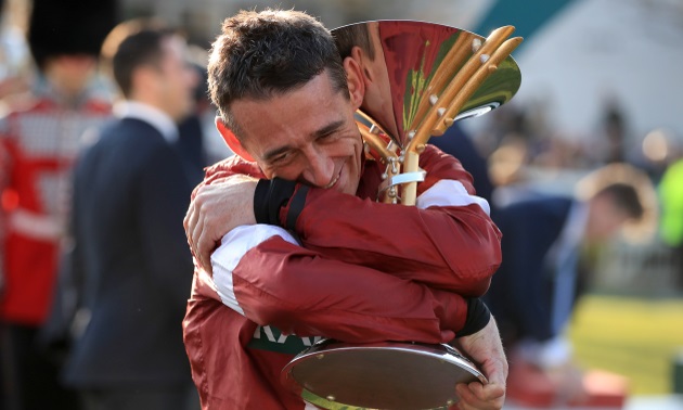 davy_russell_grand_national_2019_trophy_630x3780.jpg