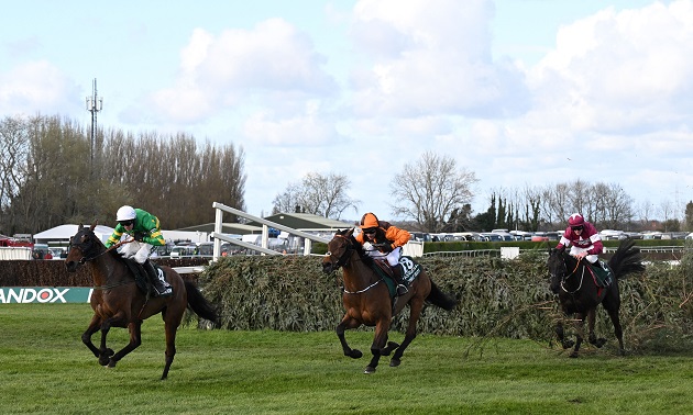 grand_national_run_in_noble_yeats_630x378(5).jpg